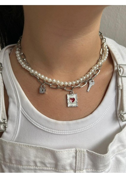 Kadın Charm Detaylı ve Incili Tasarım Kolye fiyatları