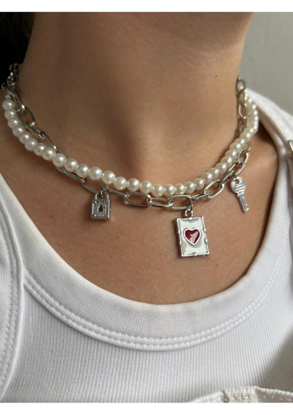 Kadın Charm Detaylı ve Incili Tasarım Kolye modelleri