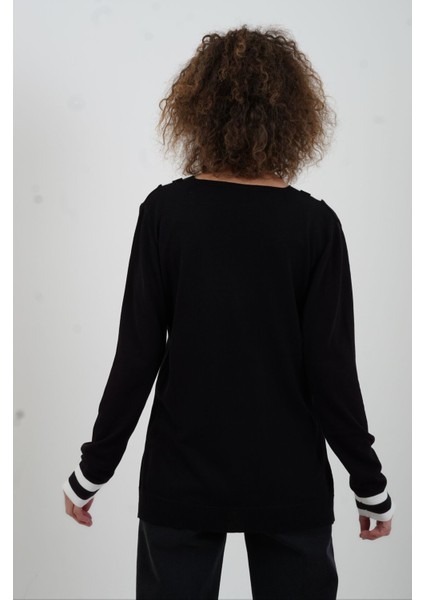 Siyah V Yaka Çizgili Özel Triko Kazak fırsatları