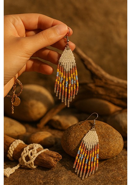 El Yapımı Renkli Boncuklu Etnik Tasarım Sallantılı Küpe fiyatları