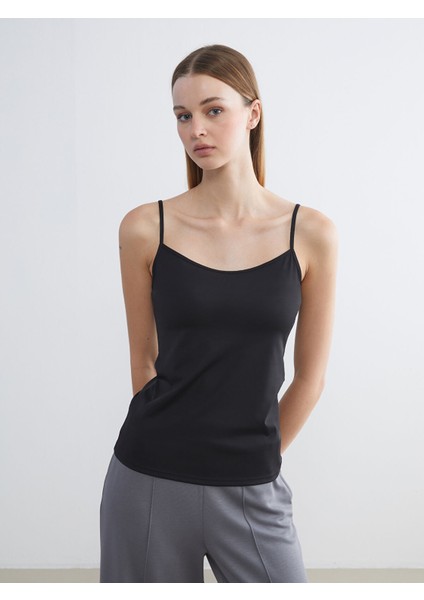 Yeni Sezon U Yaka Askılı Kadın Atlet