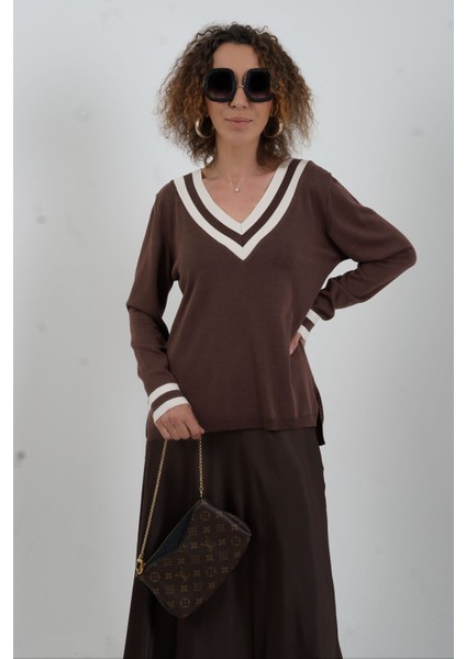 Kahve V Yaka Çizgili Özel Triko Kazak