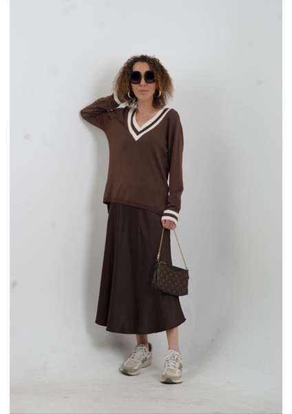 Kahve V Yaka Çizgili Özel Triko Kazak fiyatları