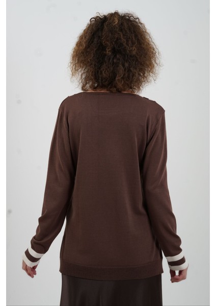 Kahve V Yaka Çizgili Özel Triko Kazak fırsatları