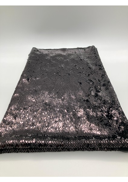 Abiyelik Parlak Payet Kumaşı – Sahne Işıltısıyla Dikkat Çeken Tasarımlar Için modelleri