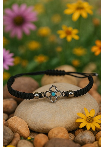 Siyah Makrome Ayarlanabilir Mavi Boncuk Detaylı El Yapımı Bileklik