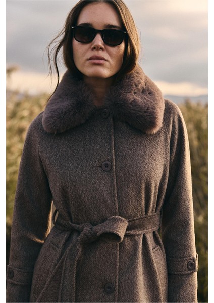 Yakası Çıkabilen Kürklü Moher Uzun Kaban Latte 3151 modelleri