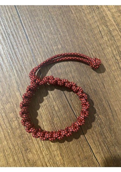 Kırmızı Siyah Paracord Bileklik modelleri