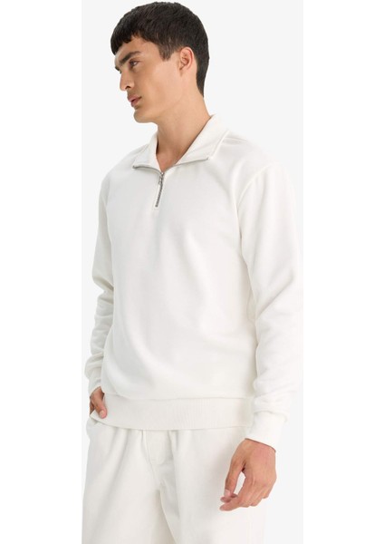 Regular Fit Dik Yaka Yarım Fermuarlı Basic Düz Sweatshirt X7405AZ25AU fırsatları