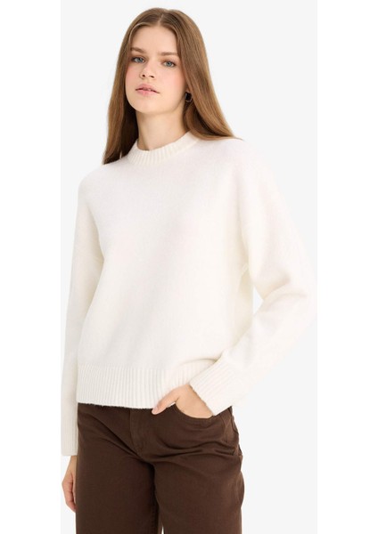 Oversize Geniş Kalıp Bisiklet Yaka Triko Kazak R6044AZ25WN fırsatları