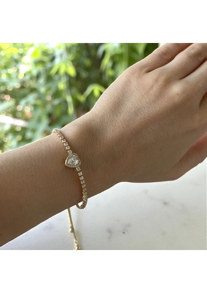Kadın Kalpli Bileklik Gold Bileklik Altın Renk Kalp Figürlü Zirkon Taşlı Kadın Bileklik Ayarlanabilir Çelik Aşk Temalı Takı Şık & Romantik Hediye Seçeneği Kadın Çelik Bileklik Taşlı Bileklik modelleri