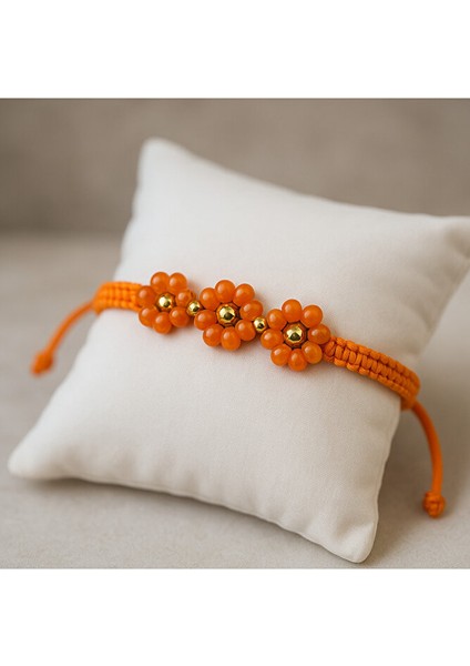 Turuncu Çiçek Boncuklu Ayarlanabilir Makrome Bileklik modelleri