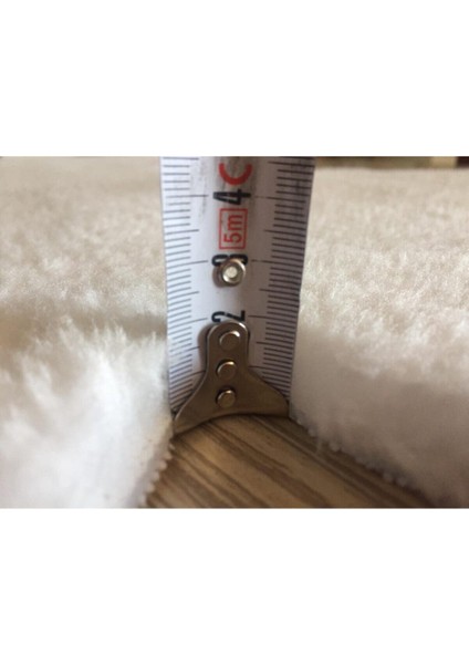 Beyaz Papatya Şekilli Peluş Post Halı, Yıkanabilir ve Kaymaz Tabanlı Rahat Kullanım fırsatları