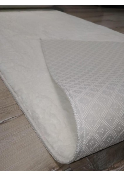 Beyaz Papatya Şekilli Peluş Post Halı, Yıkanabilir ve Kaymaz Tabanlı Rahat Kullanım indirimleri