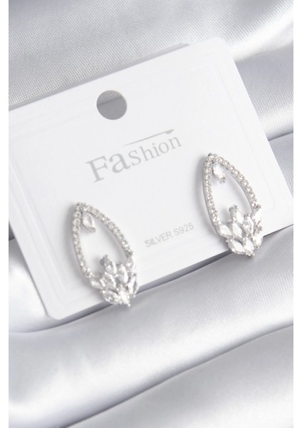 Pirinç Gümüş Renk Zirkon Taşlı Kadın Küpe - TJ-BKP8443