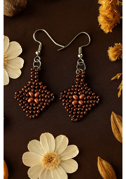 Bronz Tonlu El Yapımı Kare Boncuk Küpe – Etnik Zarafet