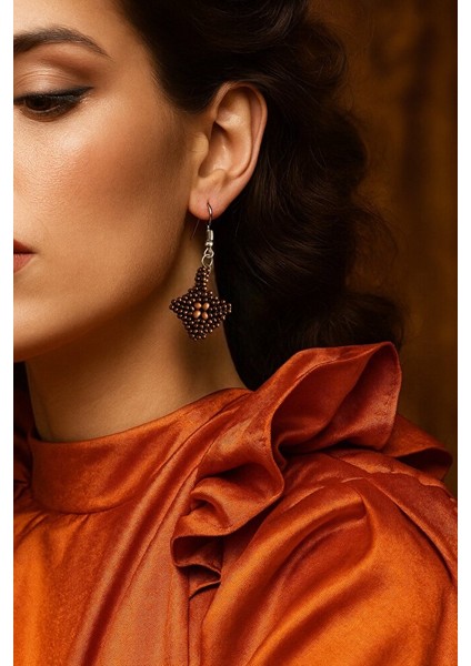 Bronz Tonlu El Yapımı Kare Boncuk Küpe – Etnik Zarafet modelleri