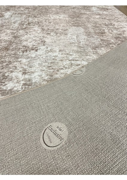 Bej Kaymaz Taban Saçaklı Koridor Yolluk Halı, Şık ve Dayanıklı Ev Dekorasyonu