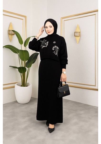 Triko Taş Detaylı Tesettür Elbise