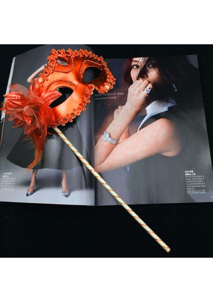 Kırmızı Işıltılı Tutmalı Fotoğraf Çekimi Maskesi 18X29 cm (5067) fırsatları