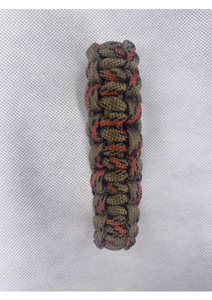 Kahverengi Üstü Siyah Kırmızı Noktalı Paracord Bileklik