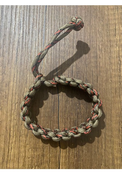 Kahverengi Üstü Siyah Kırmızı Noktalı Paracord Bileklik modelleri