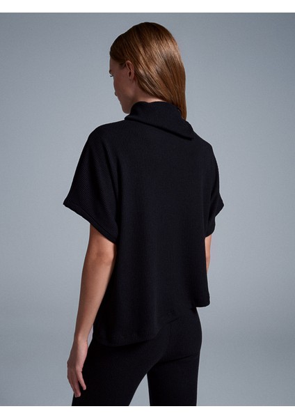 32239 Asimetrik Kesim Boğazlı Top-Siyah fiyatları