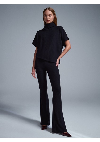 32239 Asimetrik Kesim Boğazlı Top-Siyah indirimleri