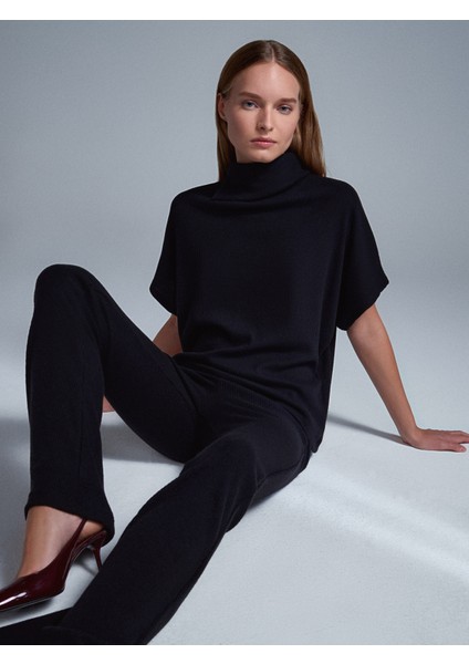 32239 Asimetrik Kesim Boğazlı Top-Siyah modelleri