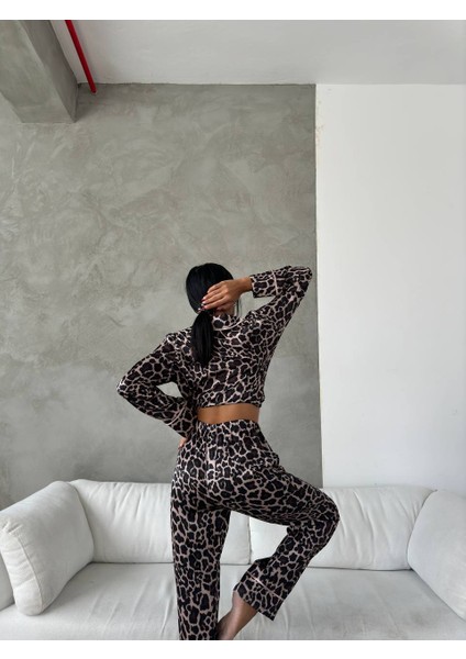 Kadın Leopar Desenli Ipek Saten Pijama Takımı modelleri