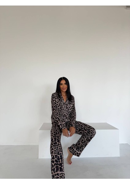 Kadın Leopar Desenli Ipek Saten Pijama Takımı