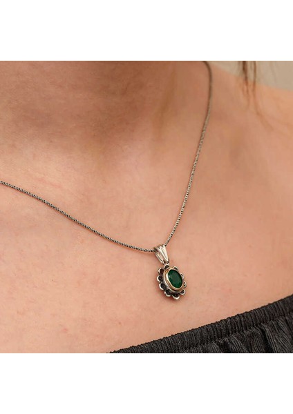 Gümüş Yeşil Çiçek Desenli Otantik Kadın Kolye fırsatları