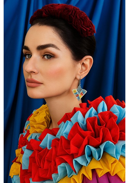 Kare Form Çiçek Desenli Renkli Tasarım Boncuk Küpe – El Yapımı fiyatları