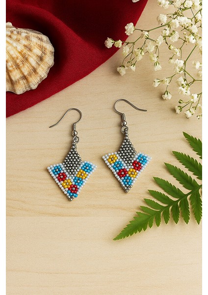 Kare Form Çiçek Desenli Renkli Tasarım Boncuk Küpe – El Yapımı fırsatları