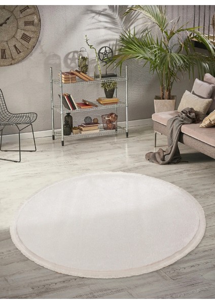 Bej Yuvarlak Comfort Peluş Halı, Şık ve Yumuşak Dokusuyla Evinizi Güzelleştirir.