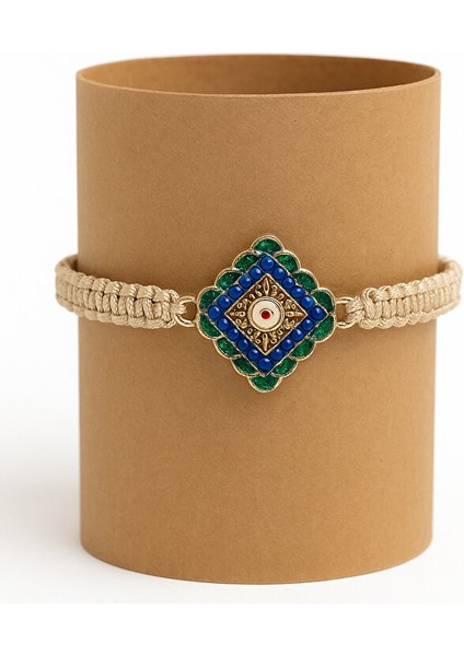 Renkli Kare Motifli Göz Boncuklu Makrome Bileklik – Ayarlanabilir Bej Kordon fiyatları