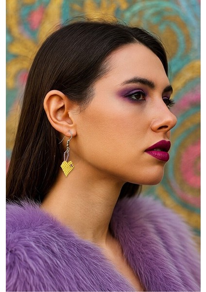 Sarı Kalp Mor Detaylı Desenli Boncuk Küpe –el Yapımı