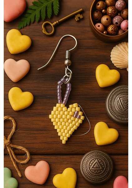 Sarı Kalp Mor Detaylı Desenli Boncuk Küpe –el Yapımı modelleri