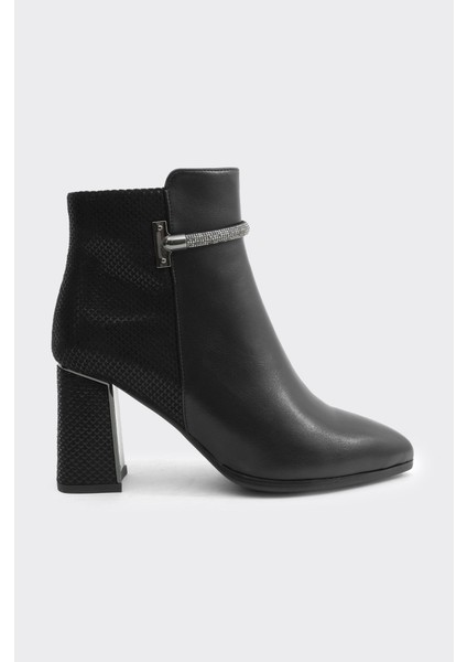 Kalın Topuklu Fermuarlı Taş Aksesuarlı Kadın Bot