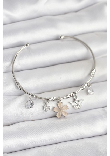Bfs Çiçek ve Kelebek Charmlı Gümüş Renk Pirinç Kadın Bileklik