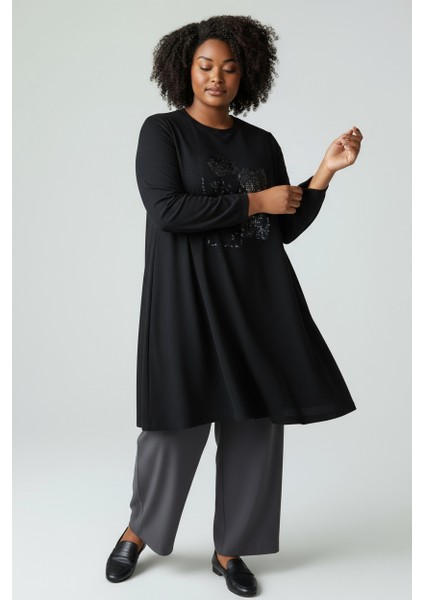 Kadın Önü Taş Detaylı Kol Ağzı Lastikli Battal Beden Tunik modelleri