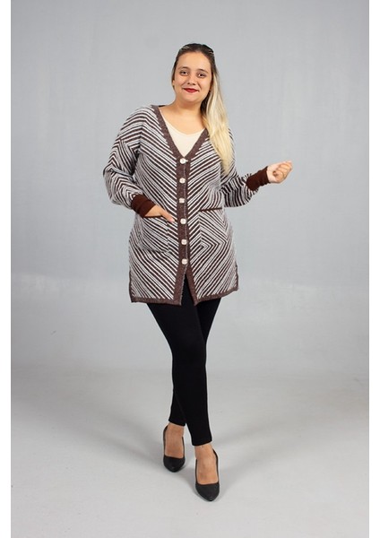 Düğmeli Sakallı Triko Kahverengi Hırka Yumuşacık Dokulu Şık ve Rahat 46 Bedene Kadar