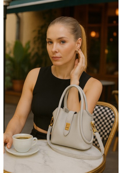 Klasik Şık Kadın Omuz ve El Çantası (Makyaj Çantası Hediyeli)