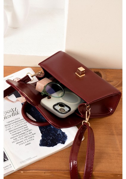 Lüks Mini Özel Tasarım Kilit Detaylı Çapraz Askılı Omuz Çantası fırsatları