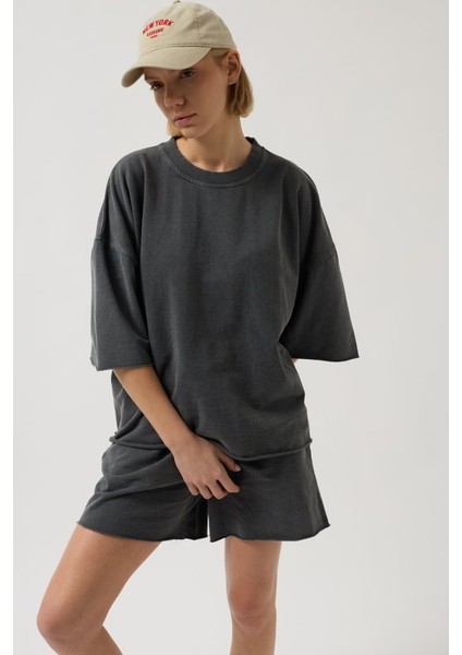 Oversize Lazer Kesim Bisiklet Yaka T-Shirt indirimleri