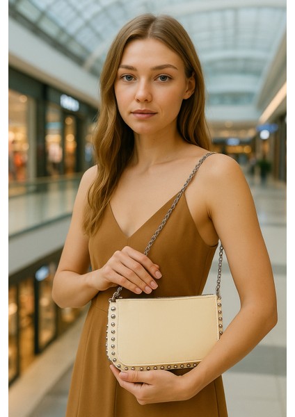 Zincir Askılı Stud Detaylı Kadın Omuz Çantası fiyatları