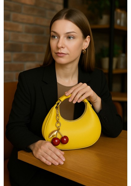 Kiraz Charm Detaylı Omuz Çantası Mini Şık Model