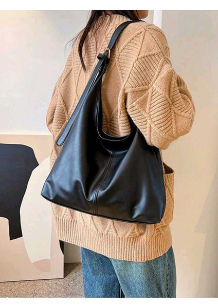 Kadın Siyah Omuz Çantası Yumuşak Iç ve Dış Dokulu Kaliteli Işçilik ve Yumuşak Suni Deri El Çantası modelleri