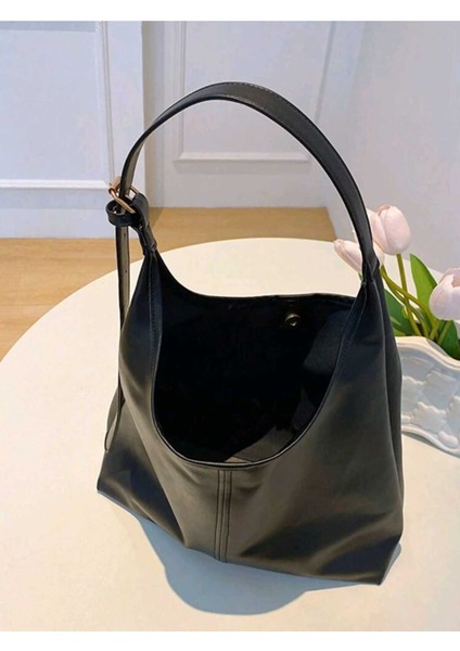 Kadın Siyah Omuz Çantası Yumuşak Iç ve Dış Dokulu Kaliteli Işçilik ve Yumuşak Suni Deri El Çantası fırsatları