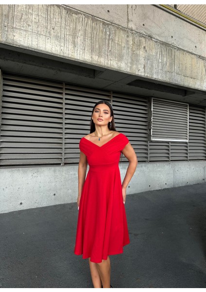 Kayık Yaka Midi Boy Kırmızı Elbise 583259